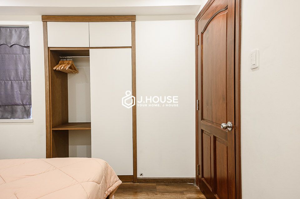 two bedrooms apartment for lease on Huynh Khuong Ninh street 12