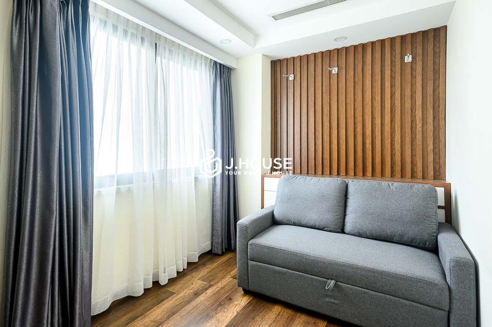 two bedrooms apartment for lease on Huynh Khuong Ninh street 14
