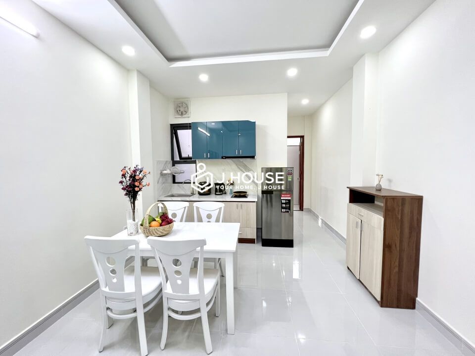 two bedrooms apartment with balcony for lease in Tan Binh district 3