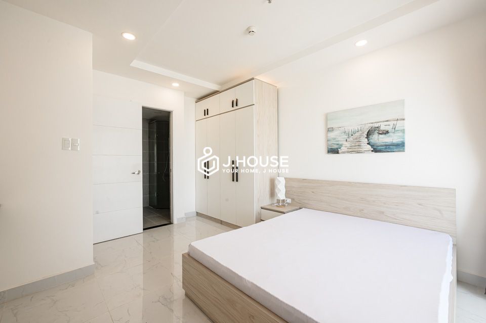 10 Two bedrooms apartment for rent at Terra Royal in HCMC