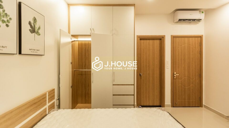 modern three bedroom serviced apartment in thao dien area13
