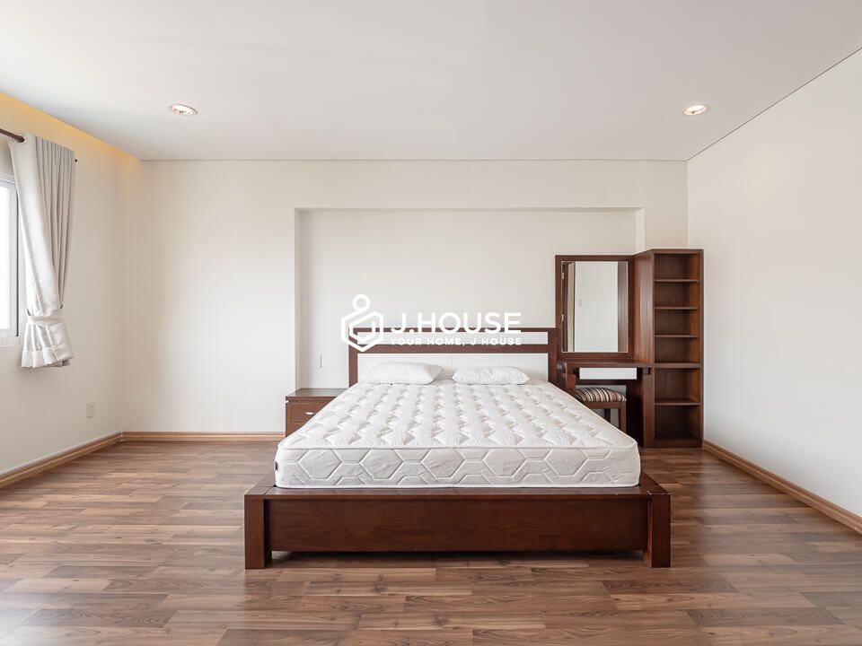Spacious 3 bedrooms apartment for lease in phu nhuan district10