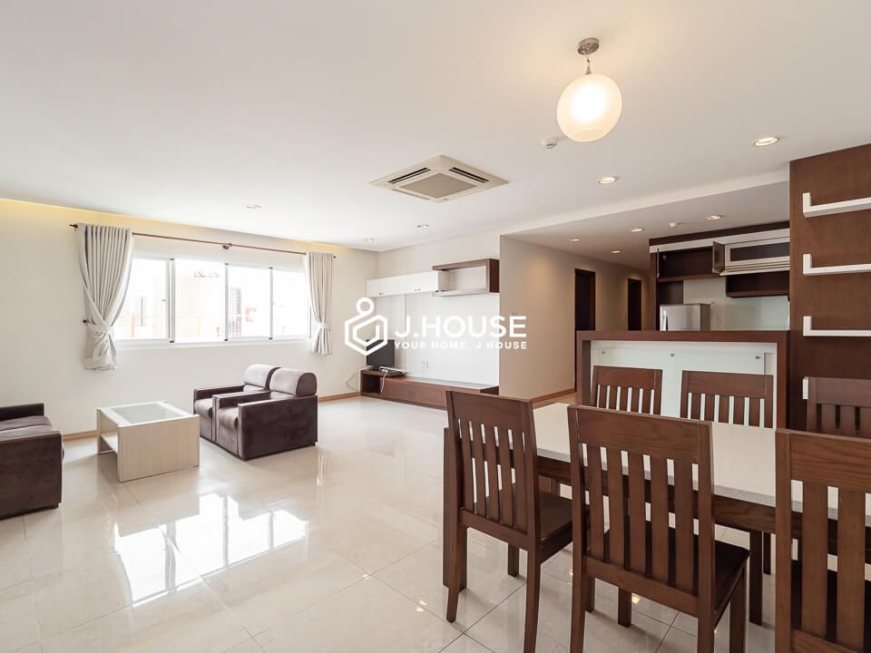 Spacious 3 bedrooms apartment for lease in phu nhuan district2