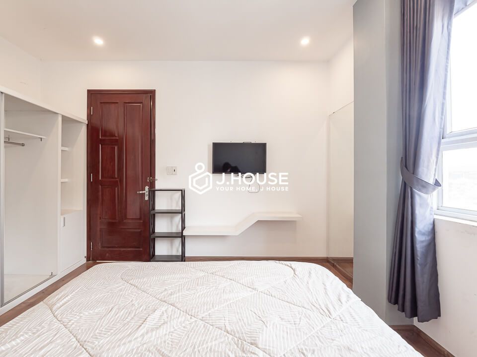 one bedroom apartment close to airport tan binh district8