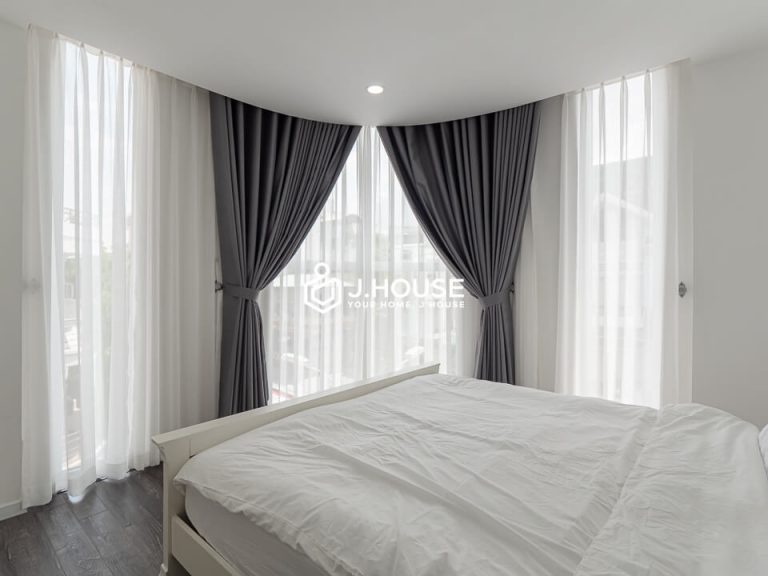 Minimalist style corner apartment with lots of natural light in District 2-5