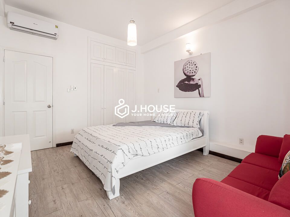 Spacious apartment with large balcony in Thao Dien area of District 2-1