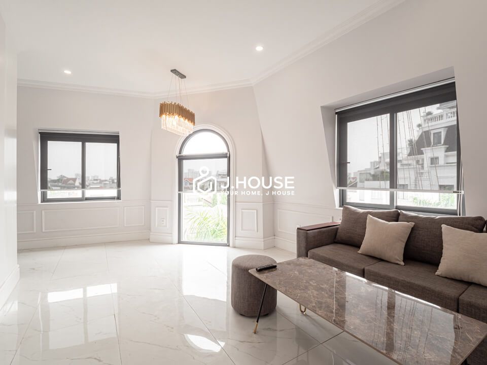 two bedrooms penthouse corner apartment in District 2