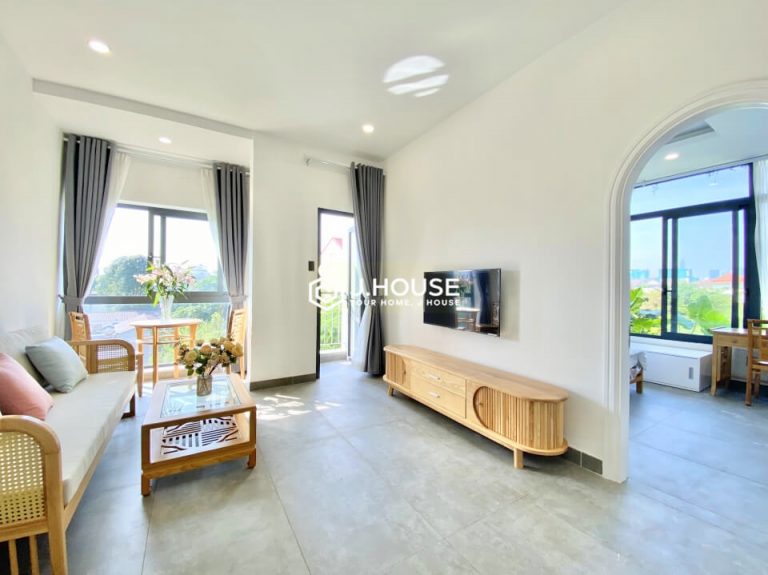 Fresh one-bedroom serviced apartment in district 2