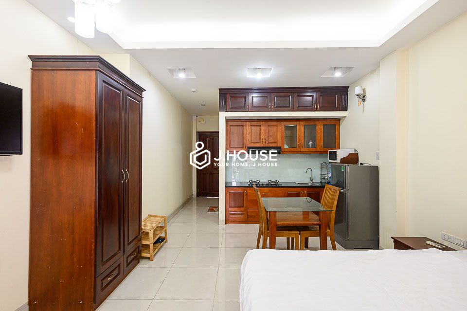 Fully furnished apartment for rent on Truong Dinh street district 3-1