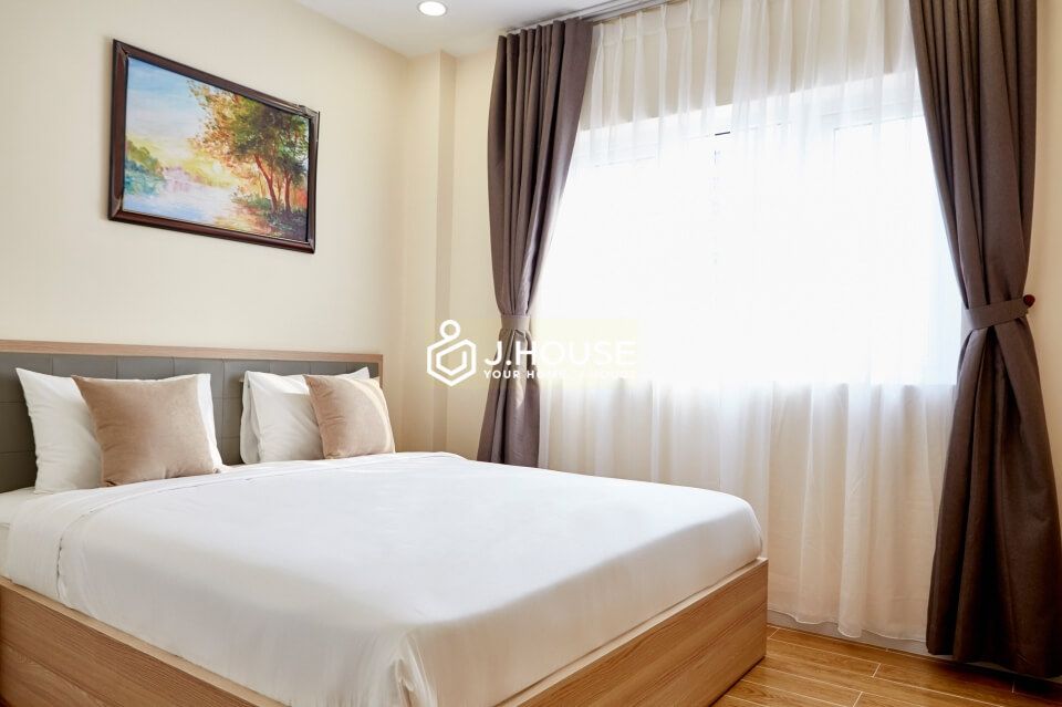 Serviced apartment with swimming pool and gym in Tan Binh district-3