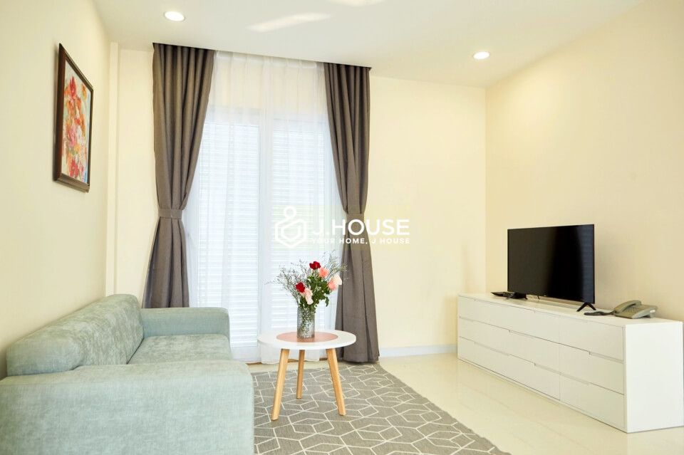 Serviced apartment with swimming pool and gym in Tan Binh district