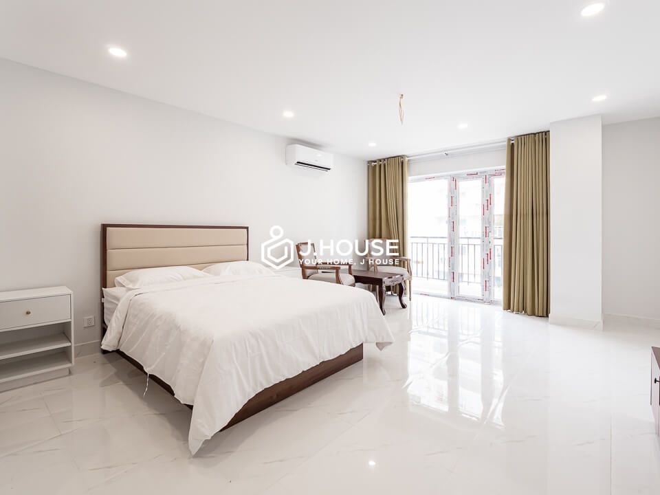Spacious apartment has big balcony and pool in Thao Dien