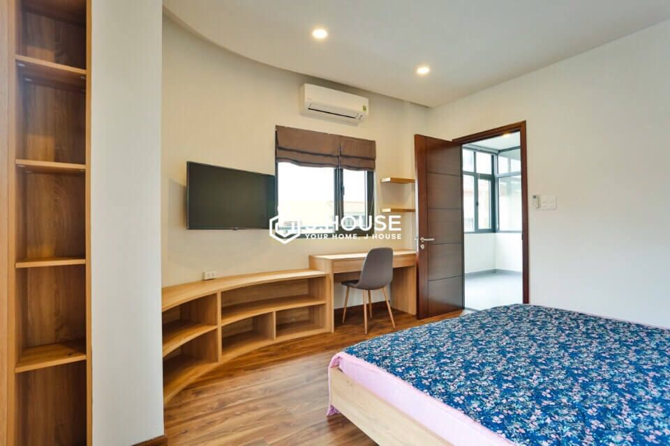 three bedroom apartment for lease near airport in tan binh district-4