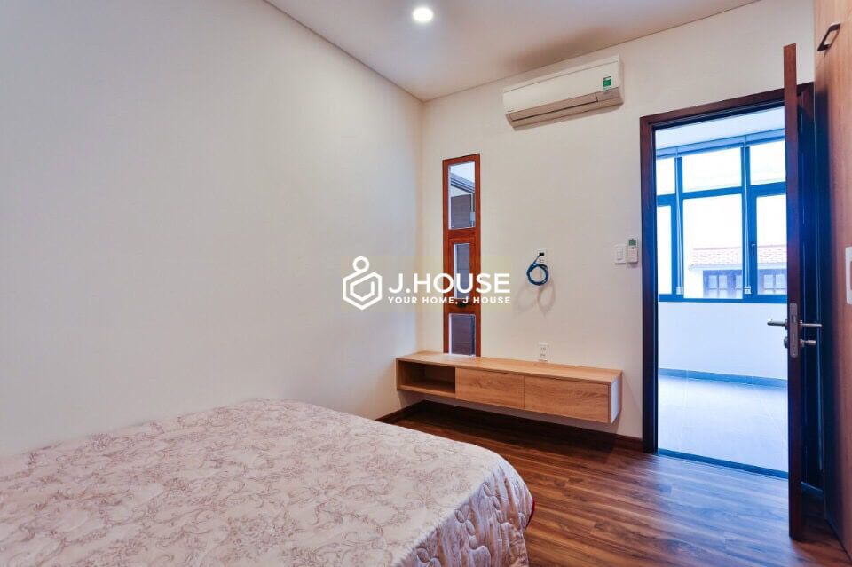 three bedroom apartment for lease near airport in tan binh district-5