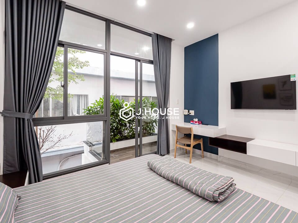 Modern European style serviced apartment for rent in district 3-7