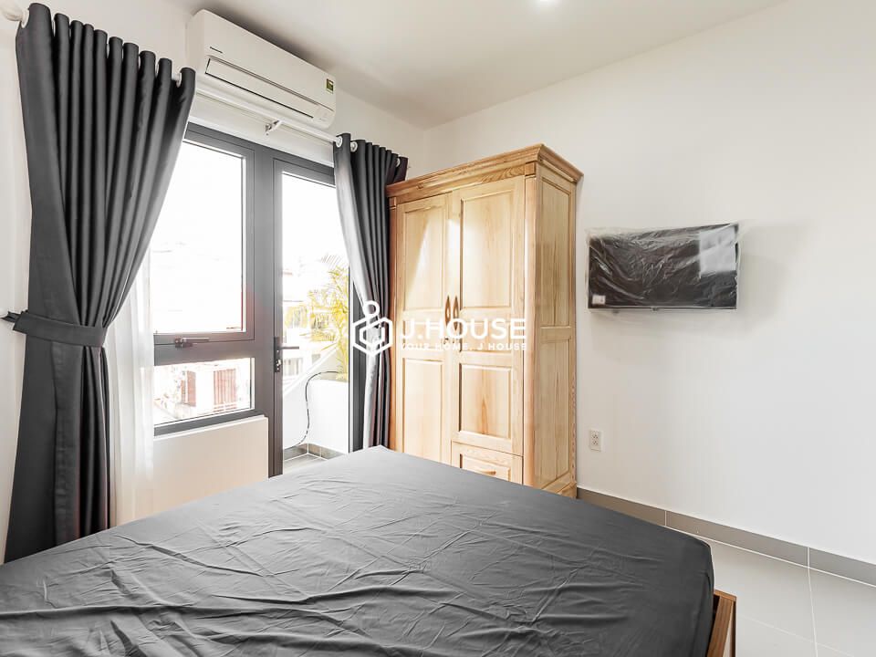 separate bedroom apartment for rent in tan binh district-5
