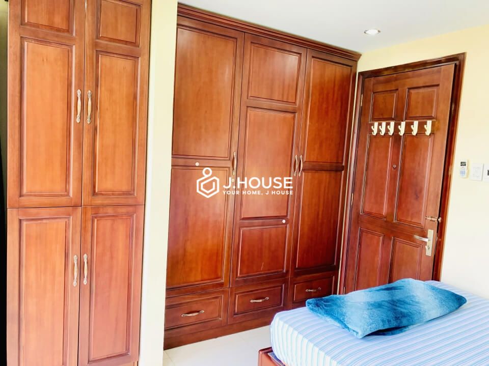Affordable apartment for rent on Nguyen Du street, district 1, HCMC-12
