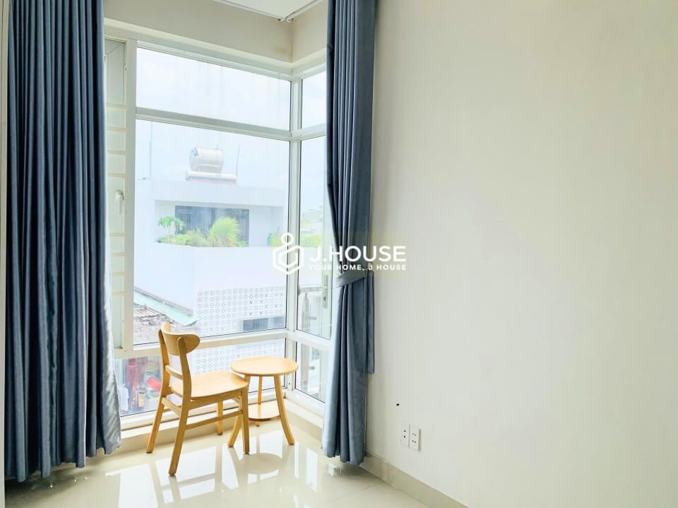 bright one bedroom serviced apartment for rent in tan binh district-10