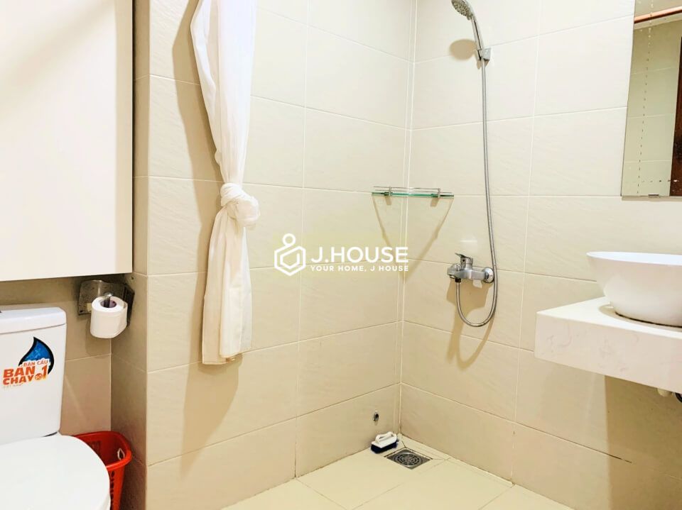 bright one bedroom serviced apartment for rent in tan binh district-11