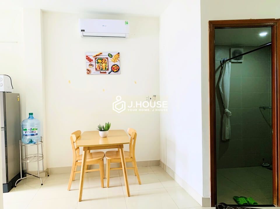 bright one bedroom serviced apartment for rent in tan binh district-4