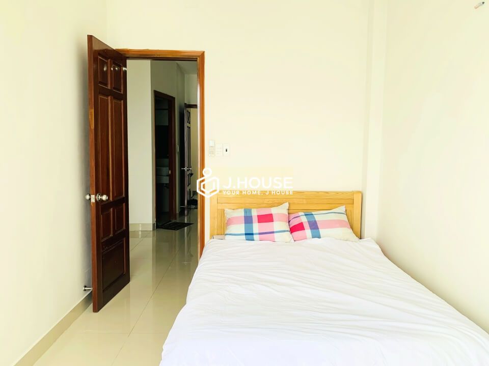bright one bedroom serviced apartment for rent in tan binh district-9