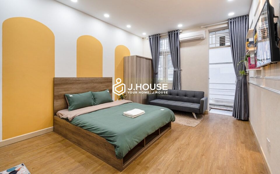Nice studio serviced apartment has balcony in District 1