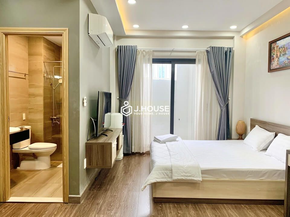 Comfortable serviced apartment for rent in Binh Thanh district-1