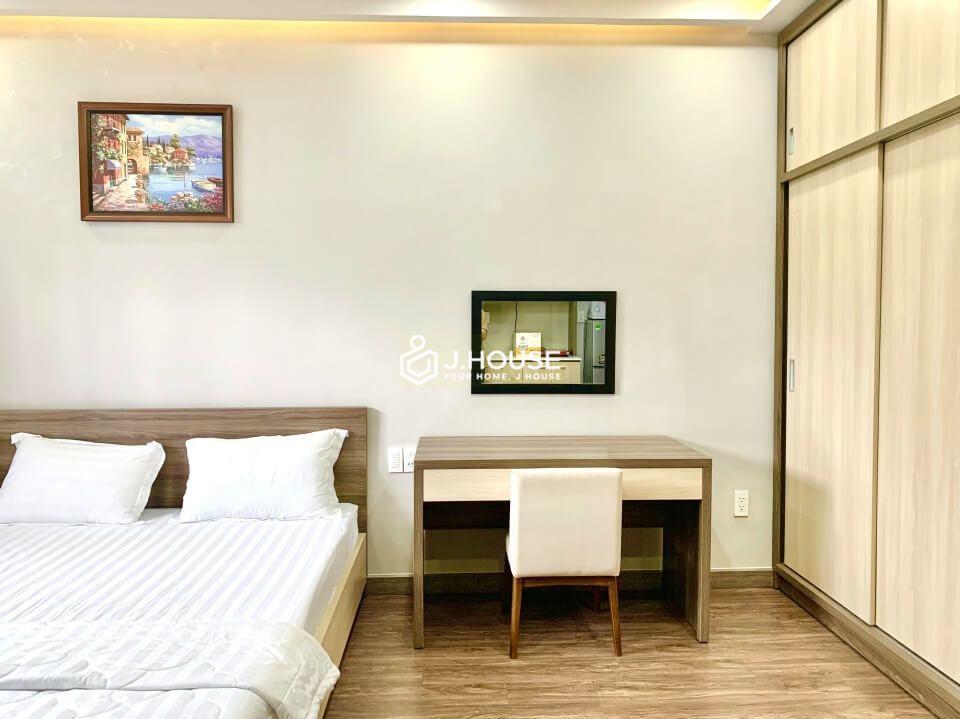 Comfortable serviced apartment for rent in Binh Thanh district-4