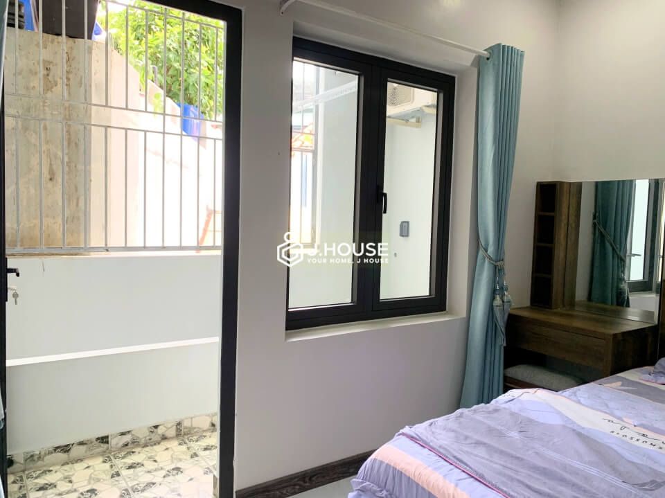 Fully furnished apartment near the airport tan binh district-5