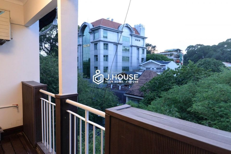Modern apartment for rent with nice balcony in District 1-2
