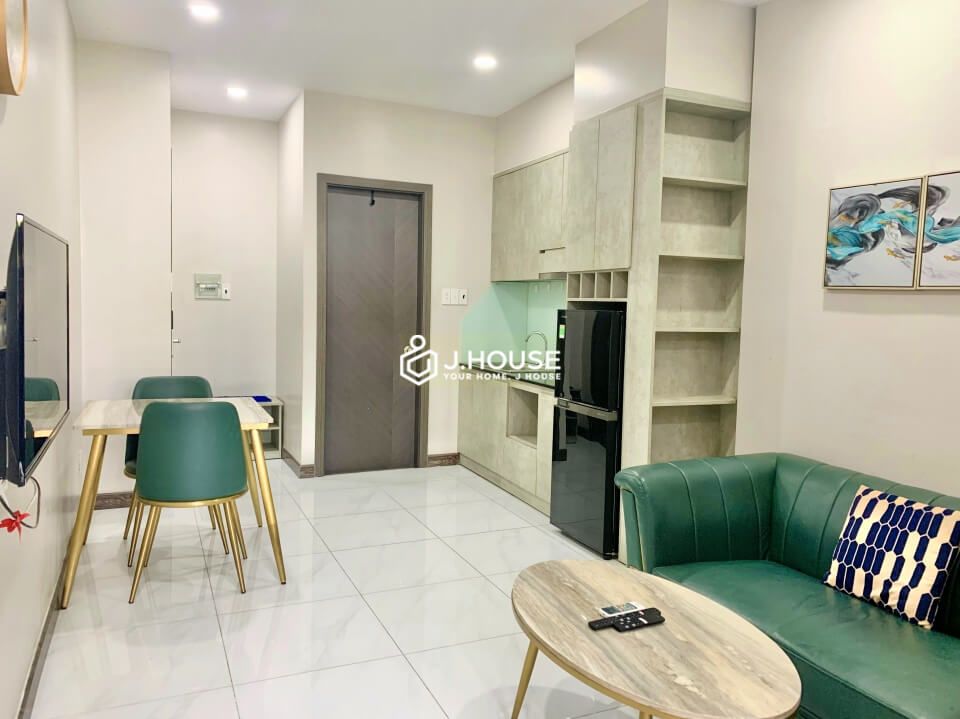 bright studio apartment for rent near the airport tan binh district-3
