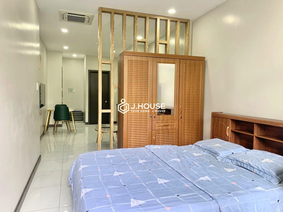bright studio apartment for rent near the airport tan binh district-8