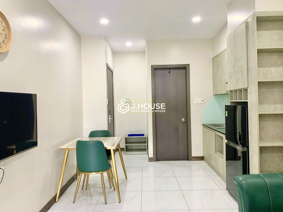 bright studio apartment for rent near the airport tan binh district-9