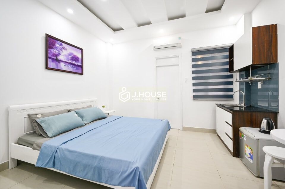 Studio apartment for rent on Ngo Tat To St., Binh Thanh district