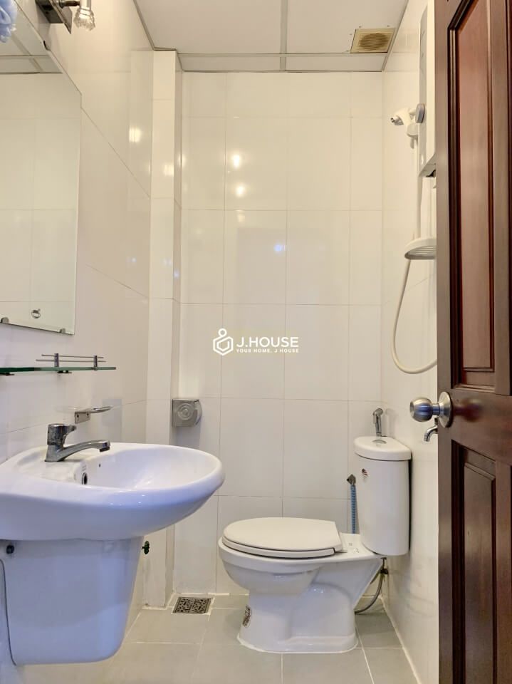 Affordable serviced apartment for rent in District 1, HCMC-10