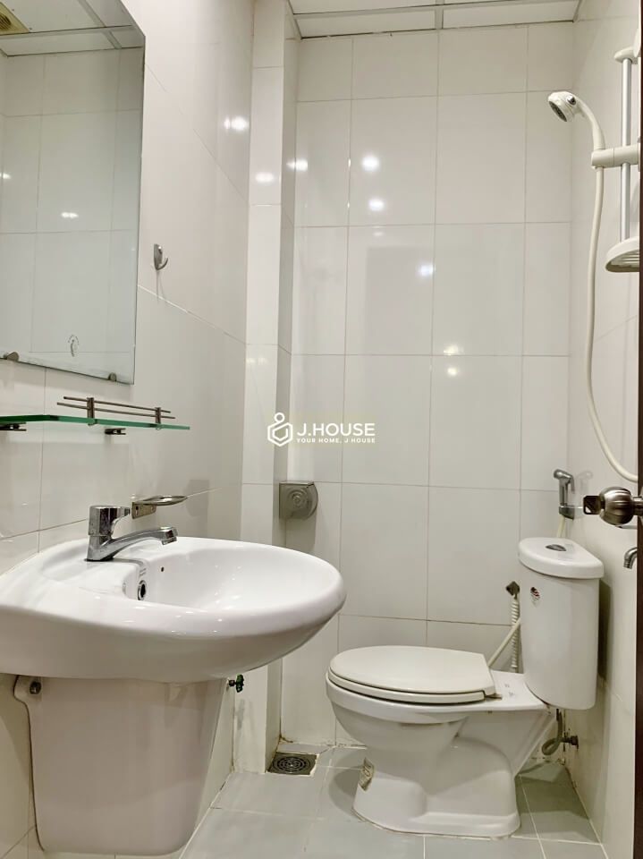 Modern serviced apartment for rent in District 1, HCMC-10