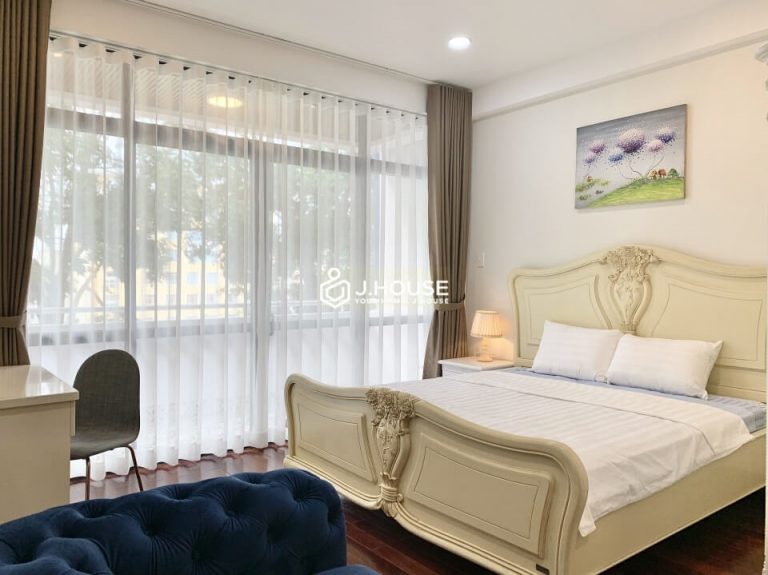 Rooftop apartment for rent with big balcony street view in District 3