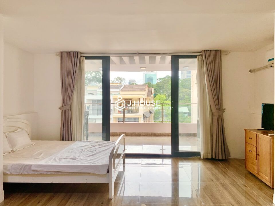 For rent rooftop apartment with big balcony in Binh Thanh District