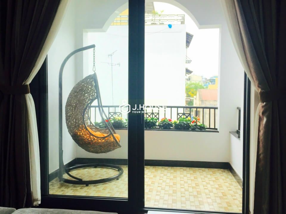 Serviced apartment for rent with balcony in District 1, HCMC-7