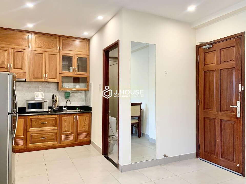 Spacious serviced apartment for rent in district 1, HCMC-5