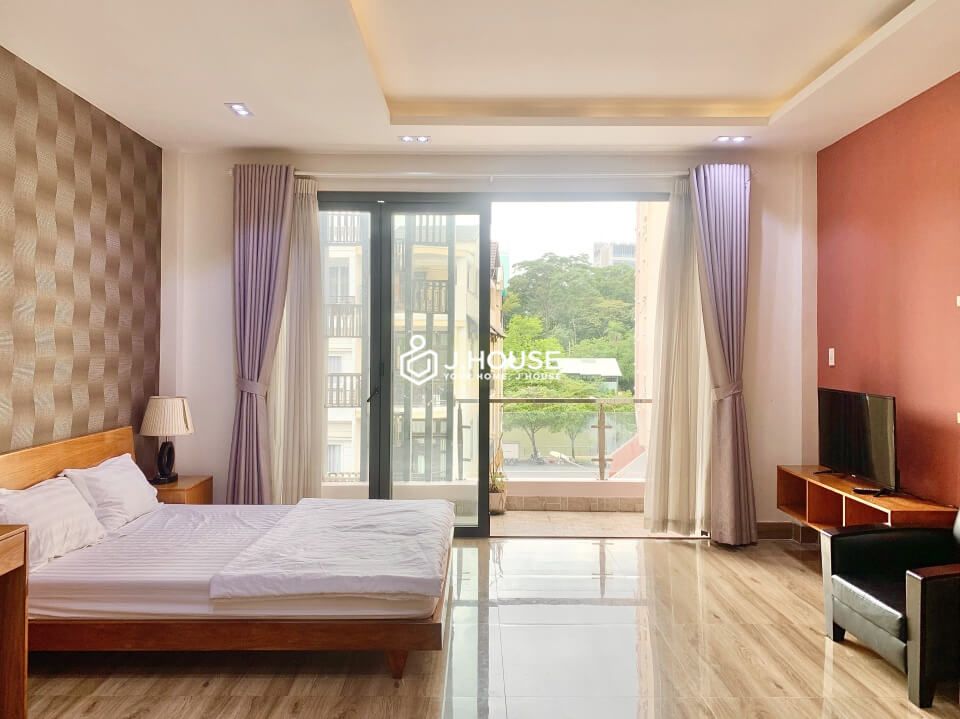 big studio apartment for rent near the canal in binh thanh district-2