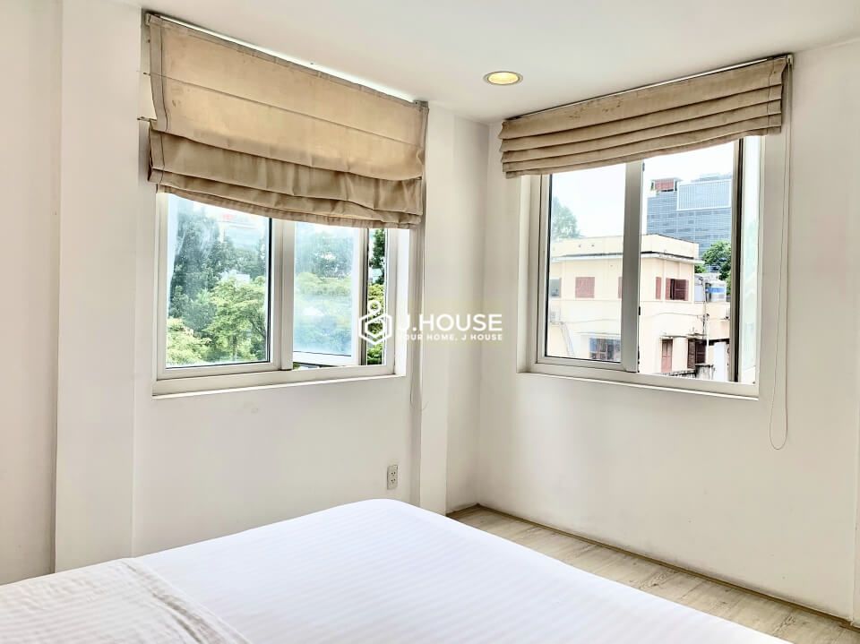 Bright 3 bedroom serviced apartment for rent in district 1, HCMC-10