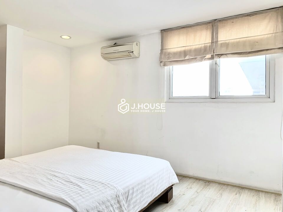 Bright 3 bedroom serviced apartment for rent in district 1, HCMC-13
