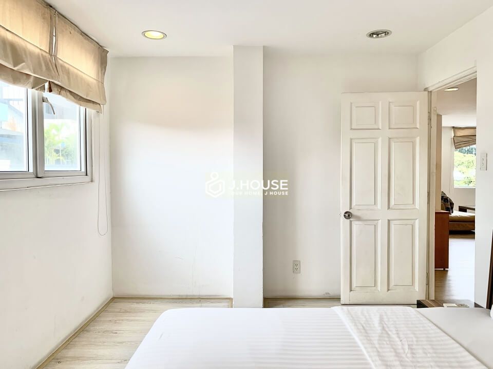 Bright 3 bedroom serviced apartment for rent in district 1, HCMC-16