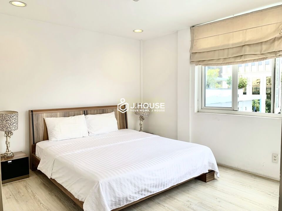Bright 3 bedroom serviced apartment for rent in district 1, HCMC-8