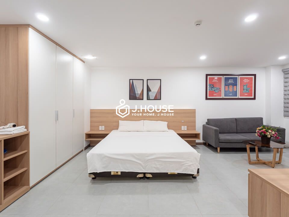 Modern full furnished serviced apartment near the airport, Tan Binh District, HCMC-1