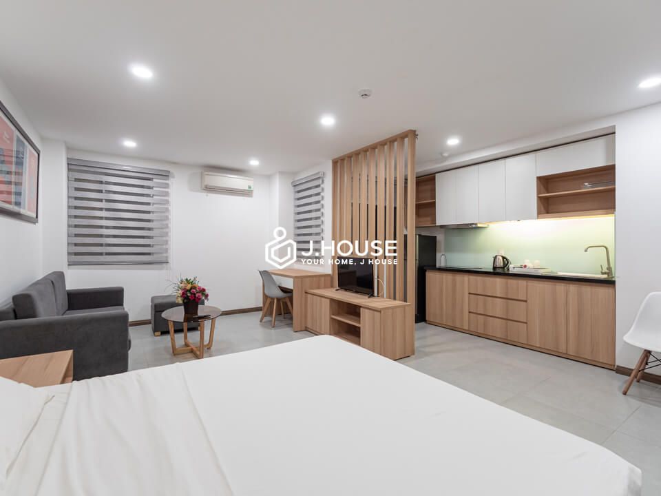 Modern full furnished serviced apartment near the airport, Tan Binh District, HCMC-2