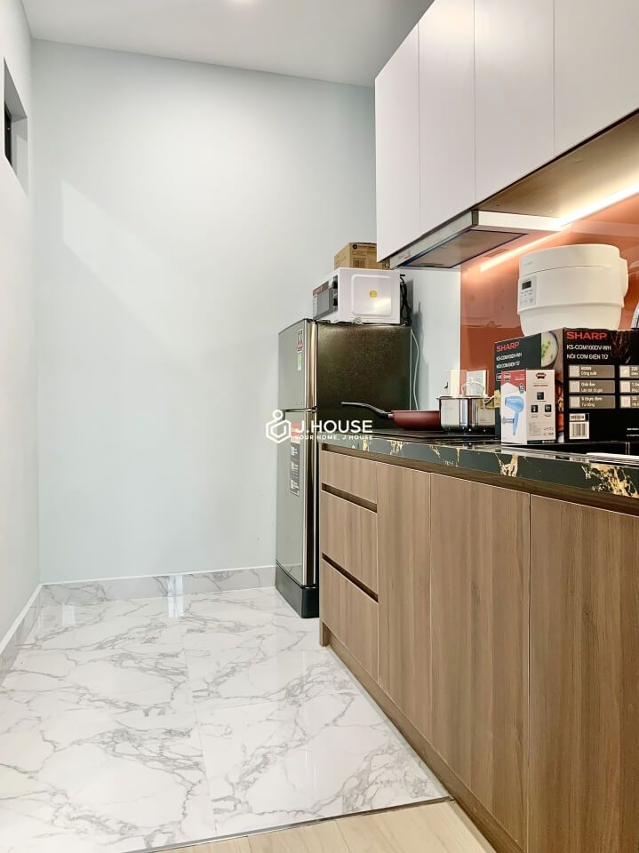 Modern serviced apartment for rent on Pham Ngu Lao street, District 1-10