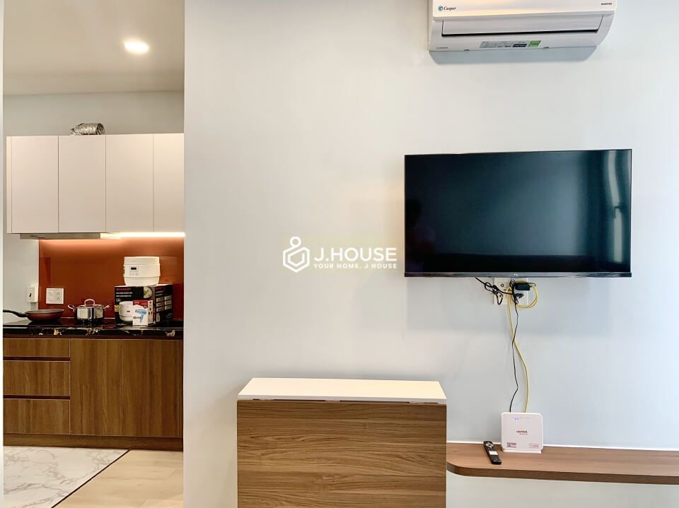 Modern serviced apartment for rent on Pham Ngu Lao street, District 1-4