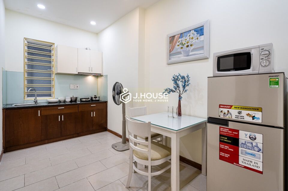 Serviced apartment for rent on Thai Van Lung street, District 1, HCMC-12